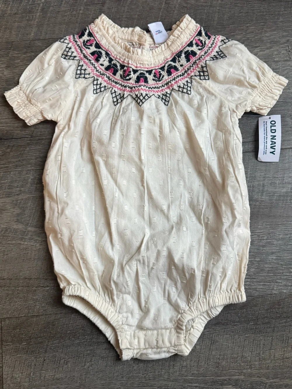NWT Old Navy Baby Girl Embroidered Bubble Romper – 12-18M